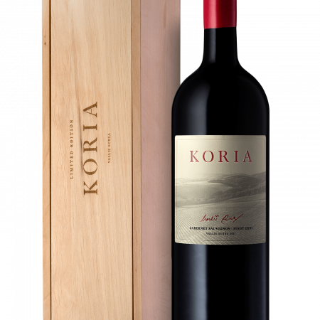 Vino Koria cuvee boca magnum i drvena kutija vrhunsko crno vino - vinarija Kutjevo